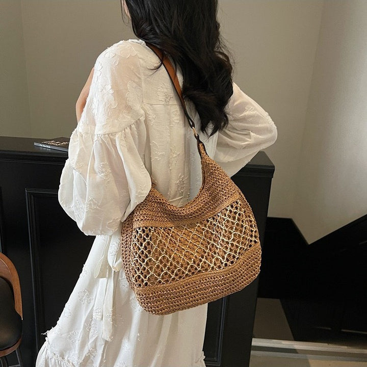 Shoulder bag made of high-quality natural material with woven design Stornfield