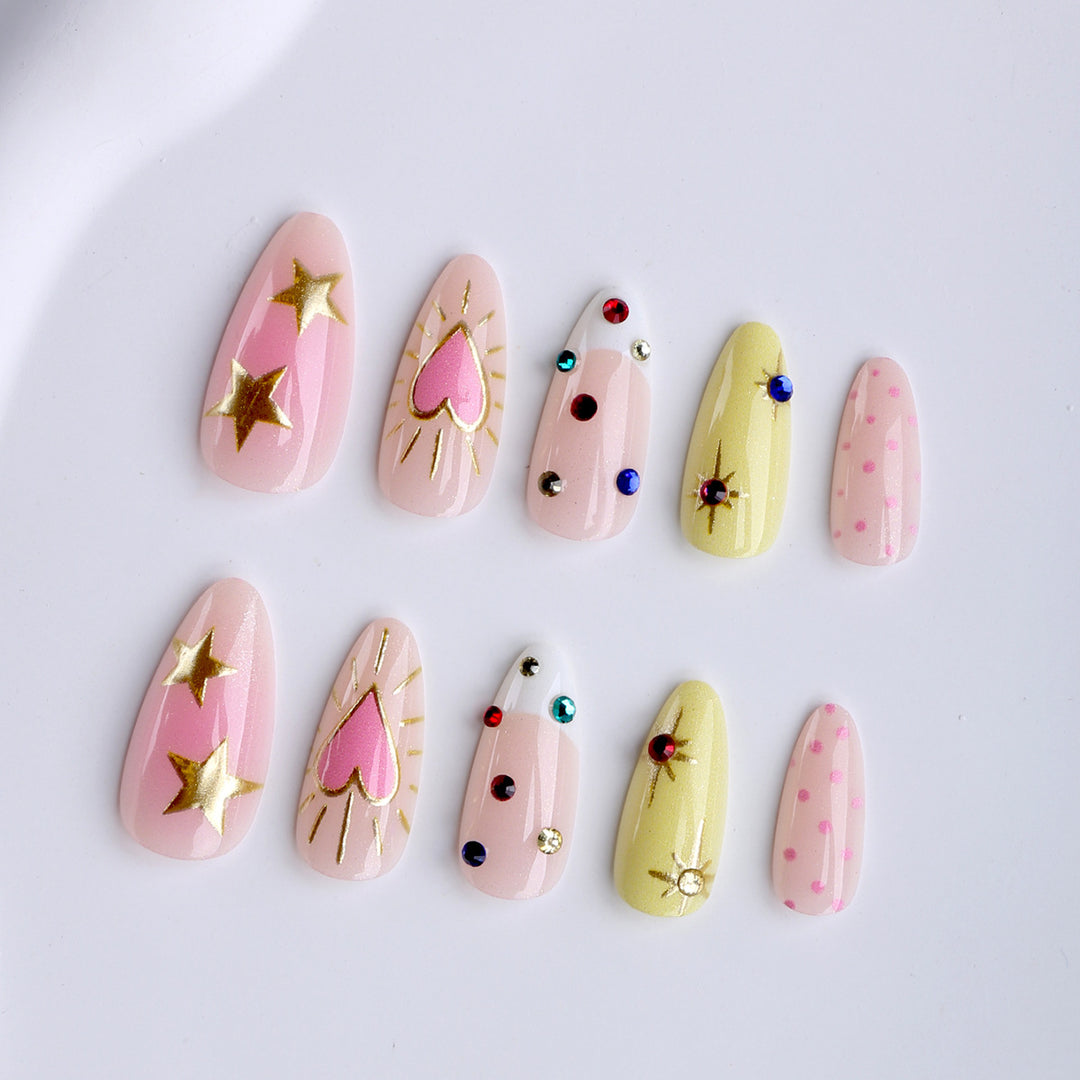 Artistic fingernails with sparkling accents Stornfield