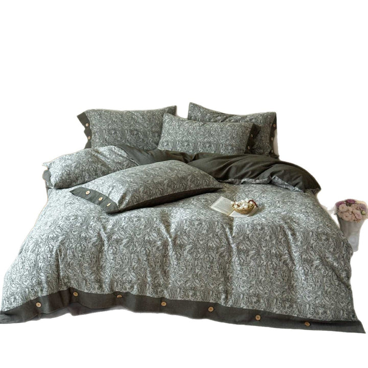 Reversible bedding set made of cotton-linen mix with floral print and wooden button closure