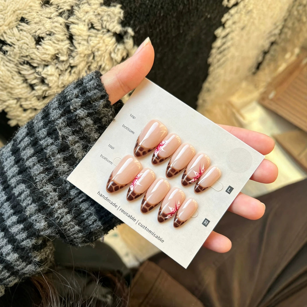 Customizable Handmade Press-On Nail Art Set with Trendy Giraffe Design