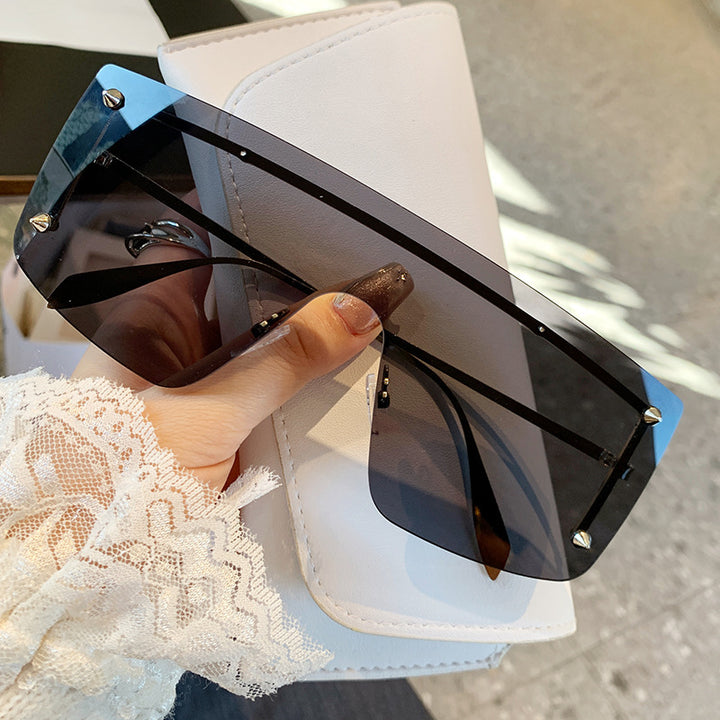 Women oversized sunglasses with modern frame and UV protection Stornfield