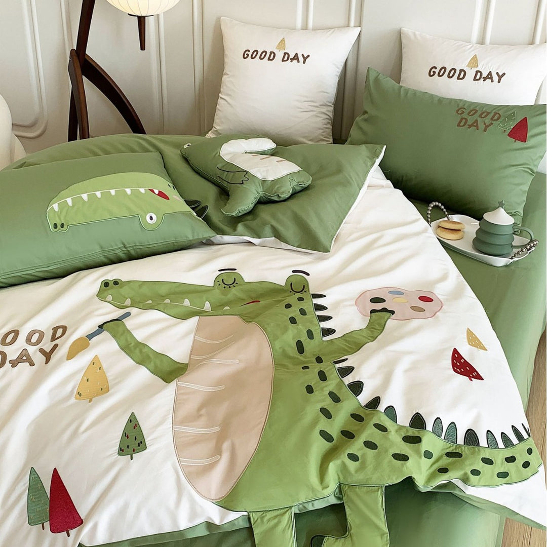 Reversible cotton satin bedding set with 3D crocodile applique and cuddle pillow