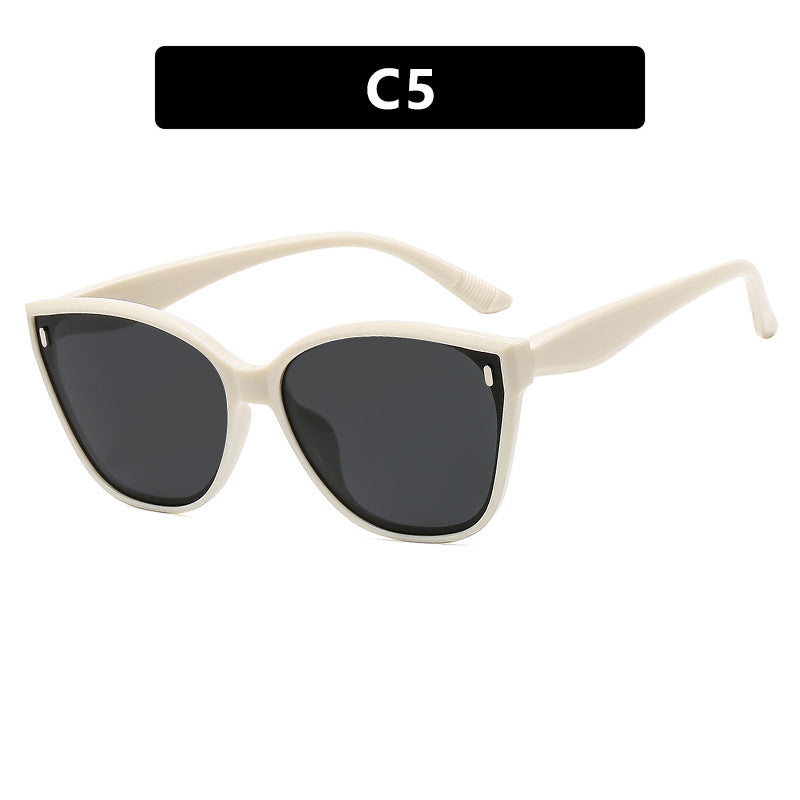 Women Cat-Eye Sunglasses with protective UV filter and stylish Frame Stornfield