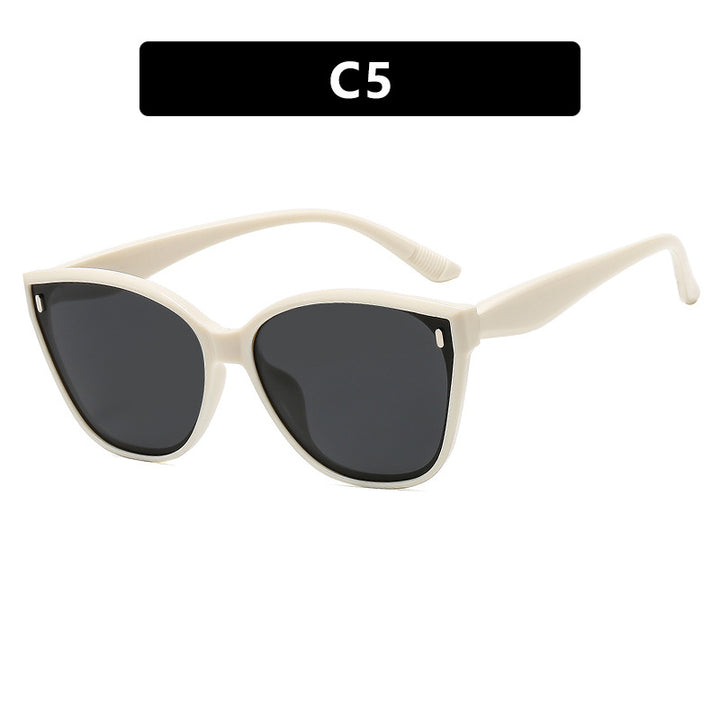 Women Cat-Eye Sunglasses with protective UV filter and stylish Frame Stornfield
