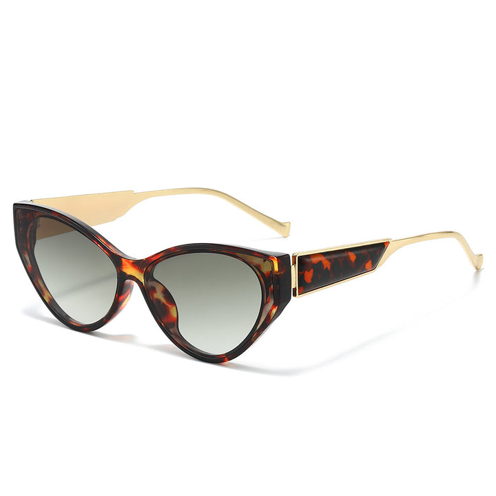 Chic Cat-Eye Sunglasses with Unique Detailing Stornfield