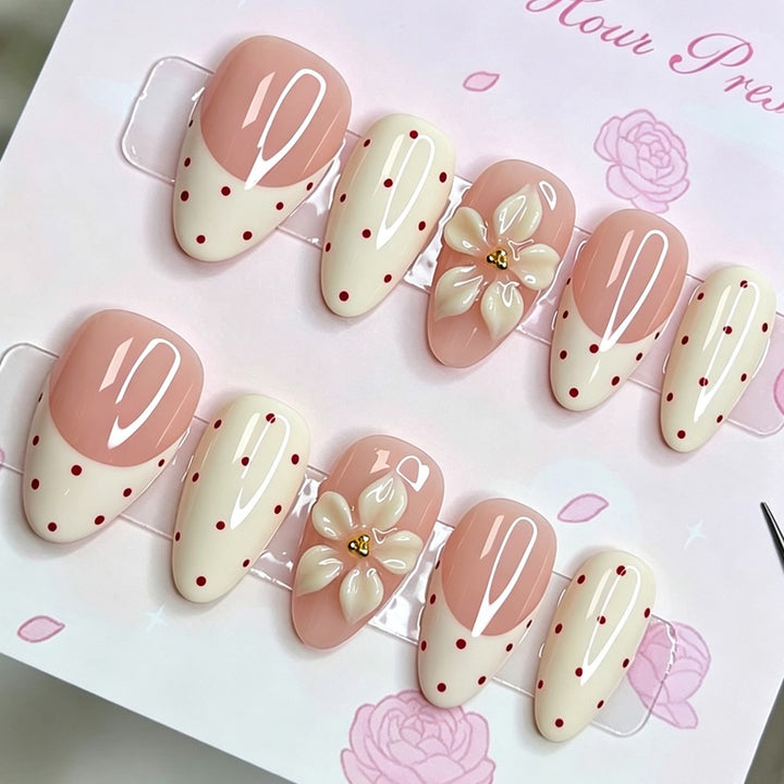 Art nail set with delicate flower and dot elements Stornfield