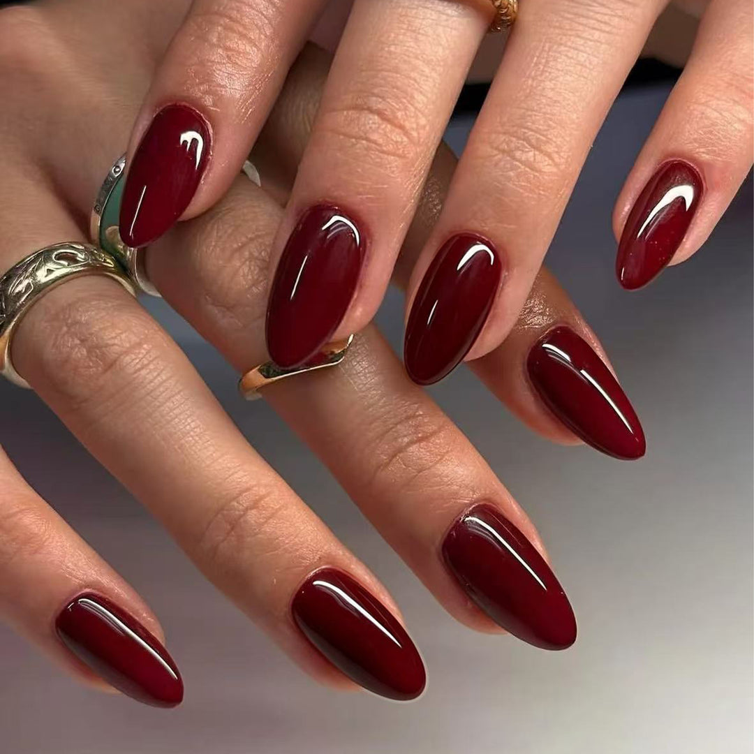 Elegant Nail Art in Modern Design Stornfield