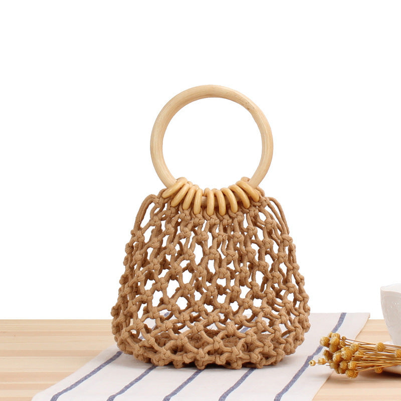 Elegant mesh handbag with wooden handles Stornfield
