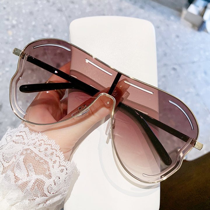 Women's sunglasses in modern shield design Stornfield
