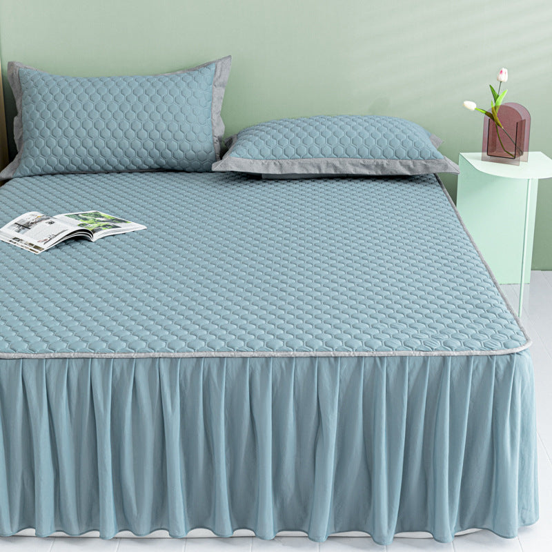 Quilted mattress topper complete set with elastic bed skirt and pillowcases