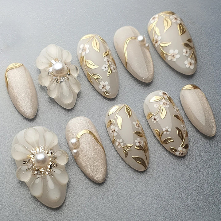Artificial nail set with elegant flower and pearl decorations Stornfield