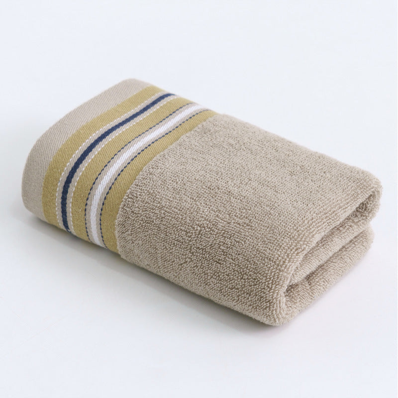 Highly absorbent luxury bath towel made of cotton terry with decorative stripes