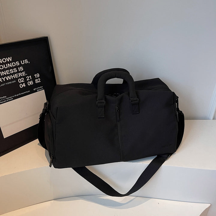 Modern travel bag with versatile carrying options Stornfield