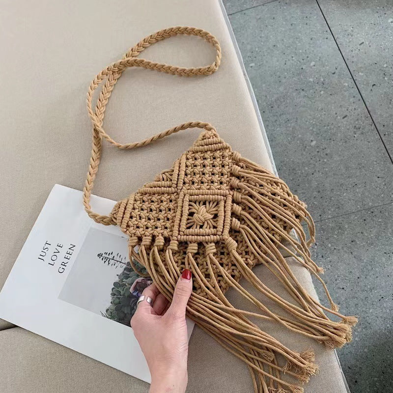 Hand-knotted macrame shoulder bag with fringes Stornfield