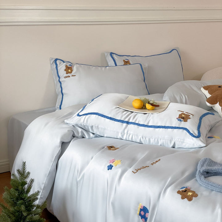 Embroidered Teddy Appliqué Cotton Duvet Bedding Set with Blue Piped Trim