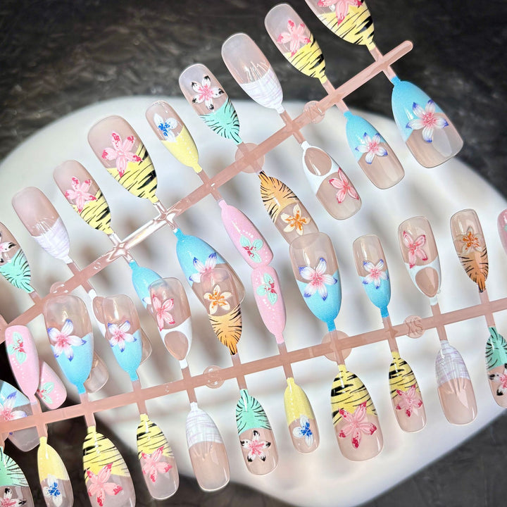 Decorative Floral-Themed Press-On Nail Art Set