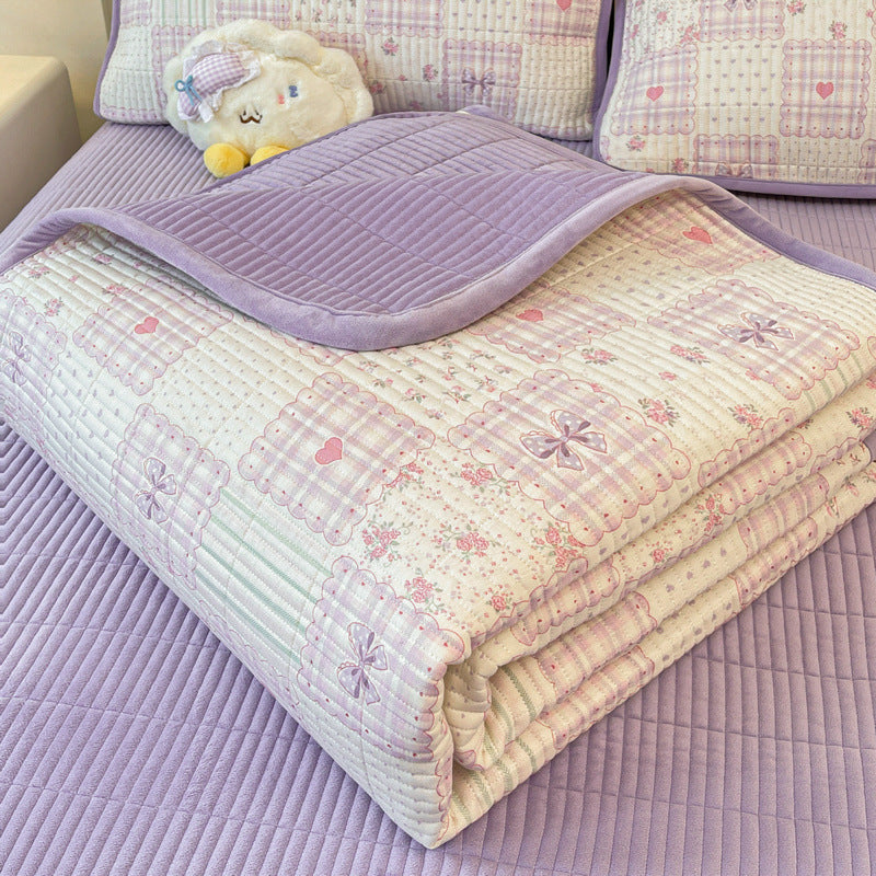 Floral Patterned Quilted Bed Cover Set