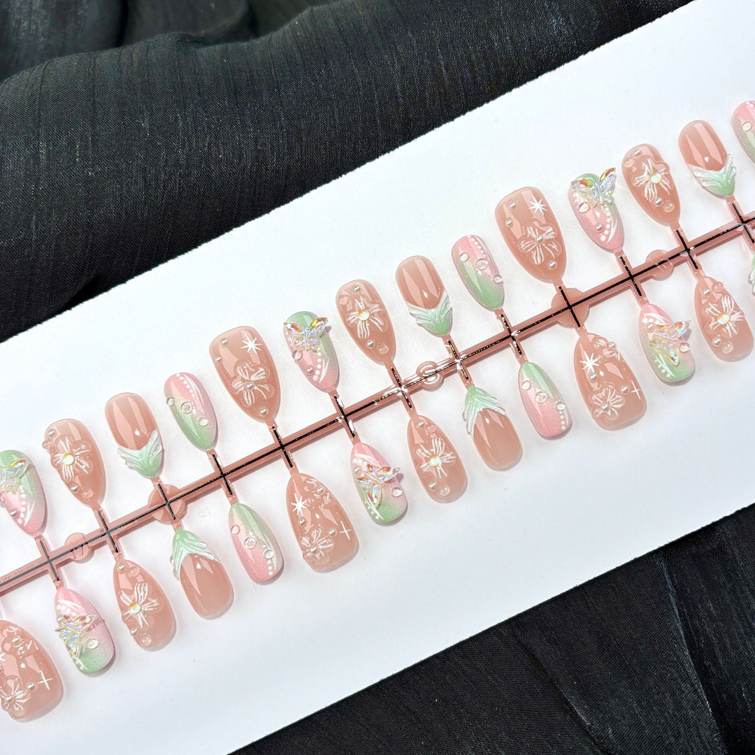 Elegant Polka Dot and Lace Press-On Nail Set