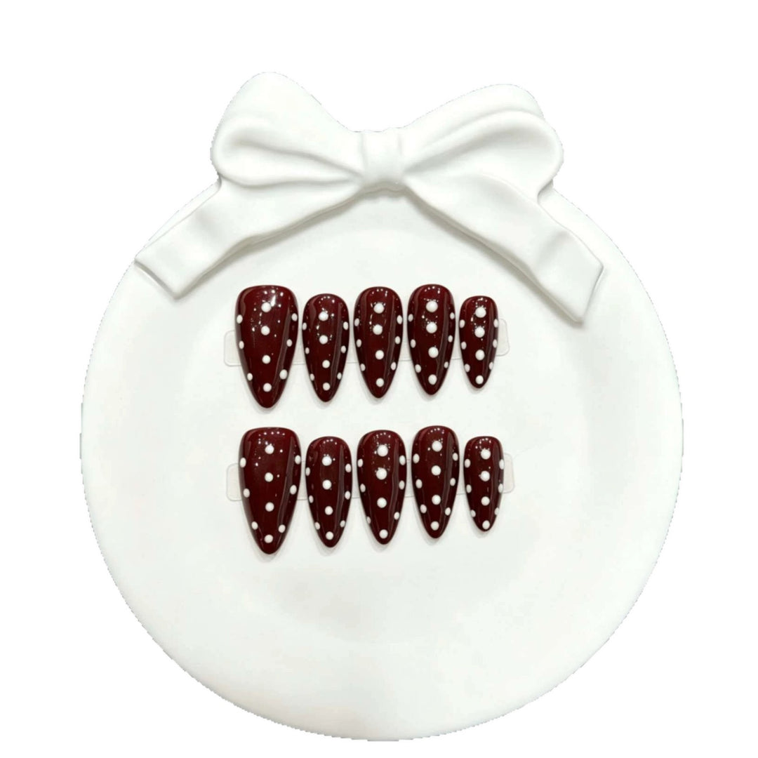 Stylish Polka Dot Press-On Nail Set