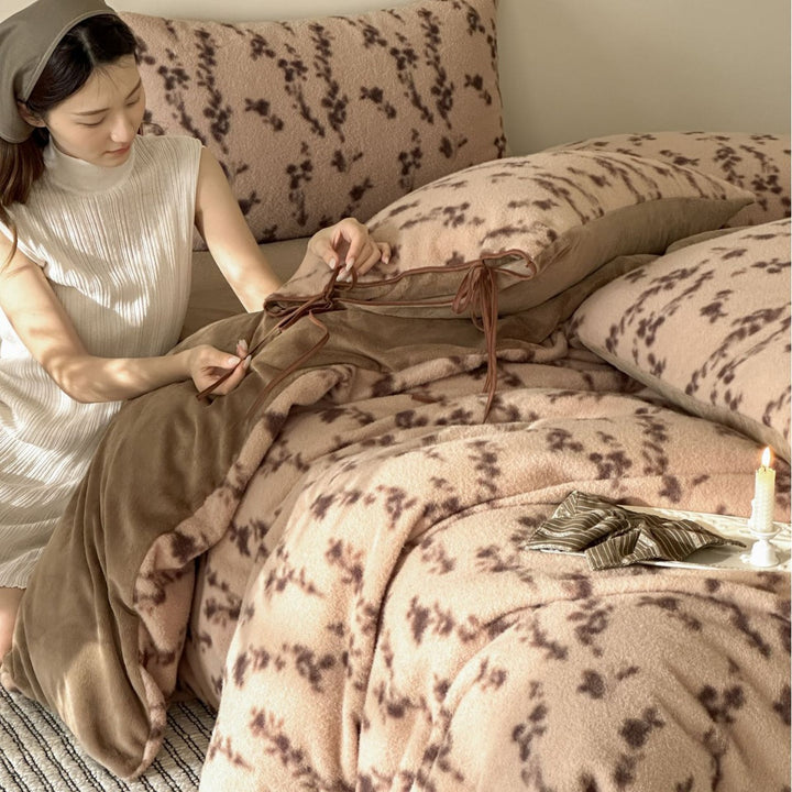 Reversible Plush Fleece Duvet Cover Set with Bow-Tie Corner Straps