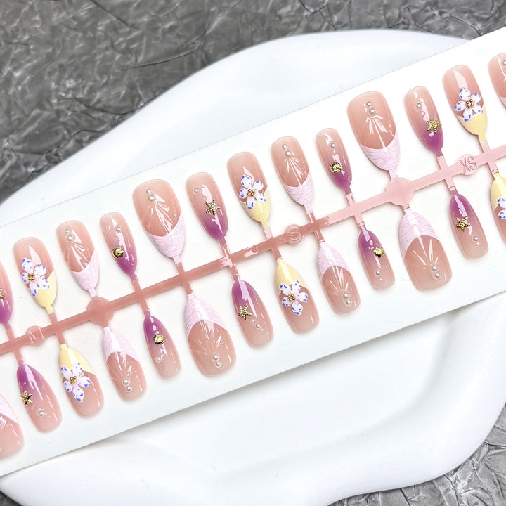 Elegant Floral Press-On Nail Design Set