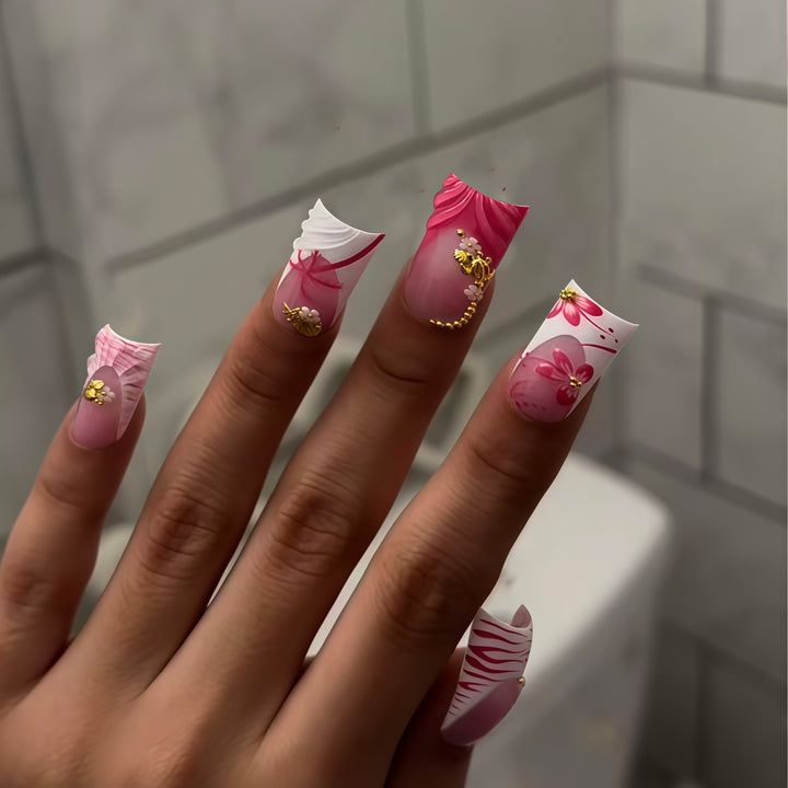 Floral Design Press-On Nail Extensions Stornfield