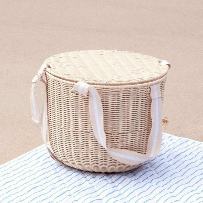 Ladies picnic basket with integrated cutlery set and practical insulation elements Stornfield