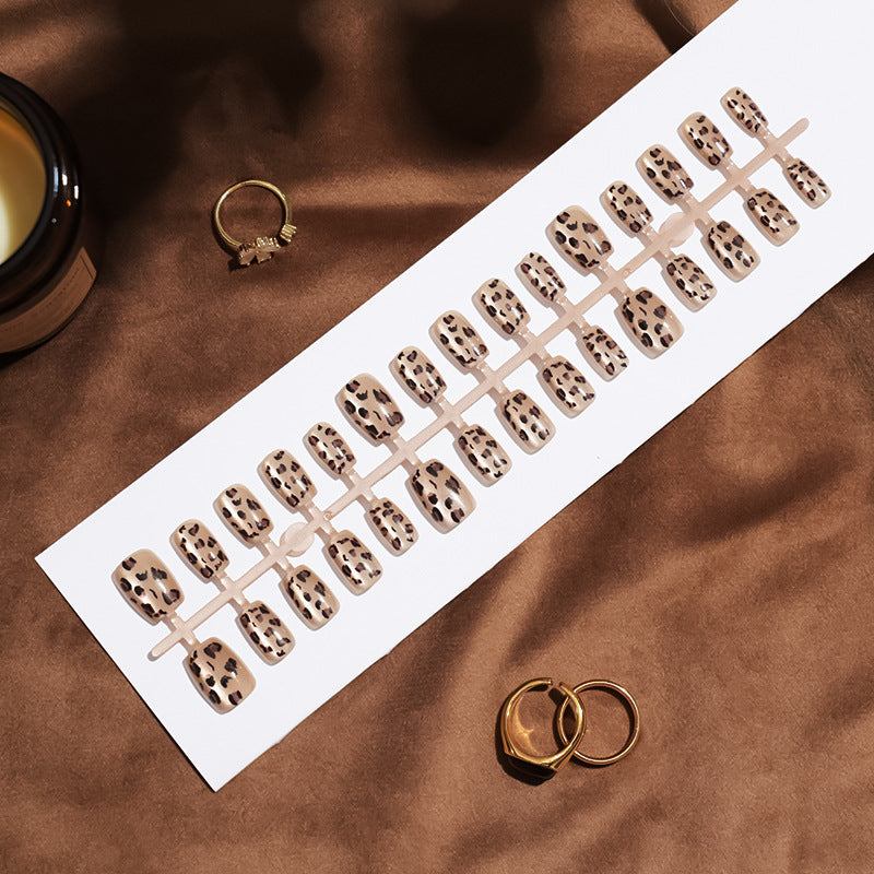 Artificial Nail Tips in Modern Leopard Design Stornfield