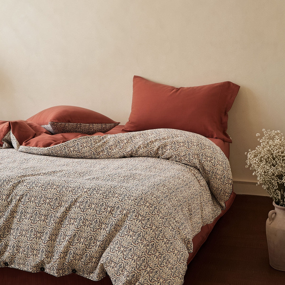 Reversible Cotton Duvet Cover Set with Vintage Micro-Print and Solid Sateen Back