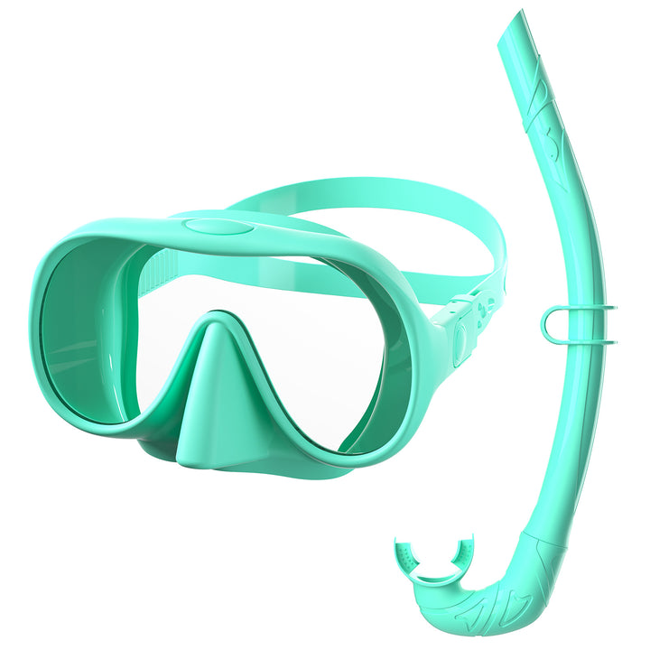 Swimming mask with flexible breathing tube Stornfield