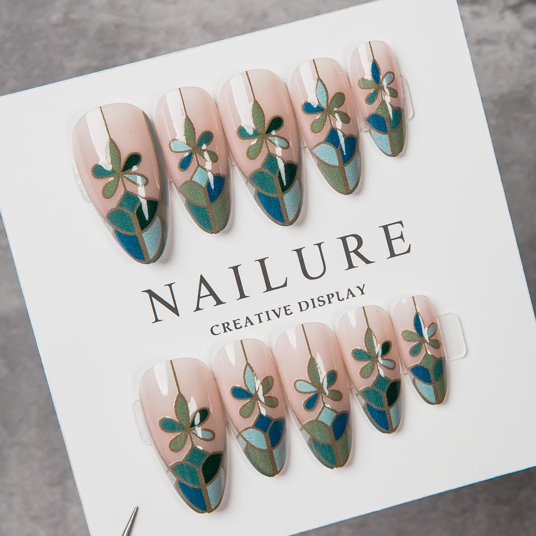 Artistic Floral Design Press-On Nail Set  1791255046