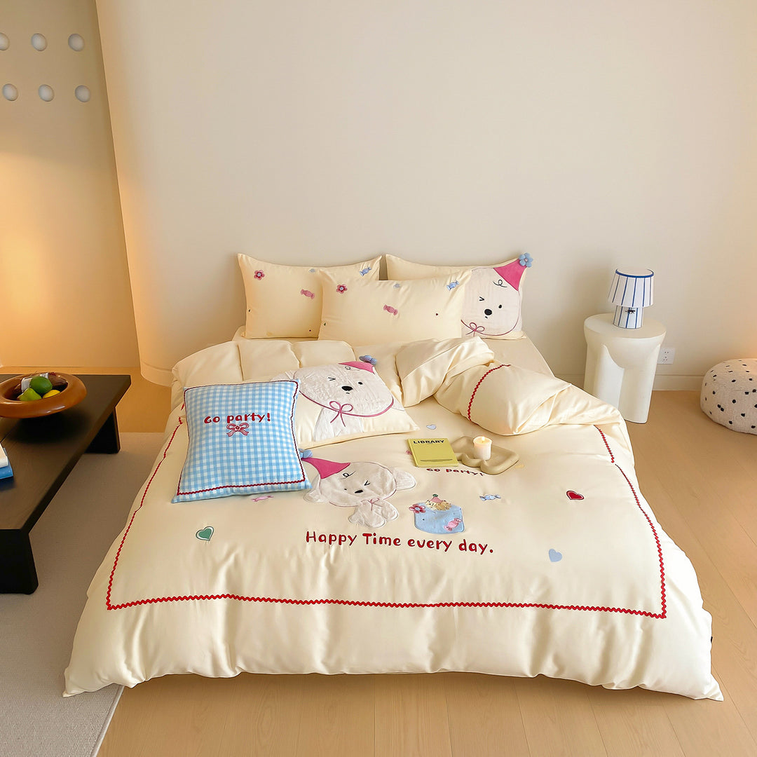 Playful Bear Appliqué Cotton-Sateen Duvet Cover Set with Quilted Accent Pillow and Hidden Zipper