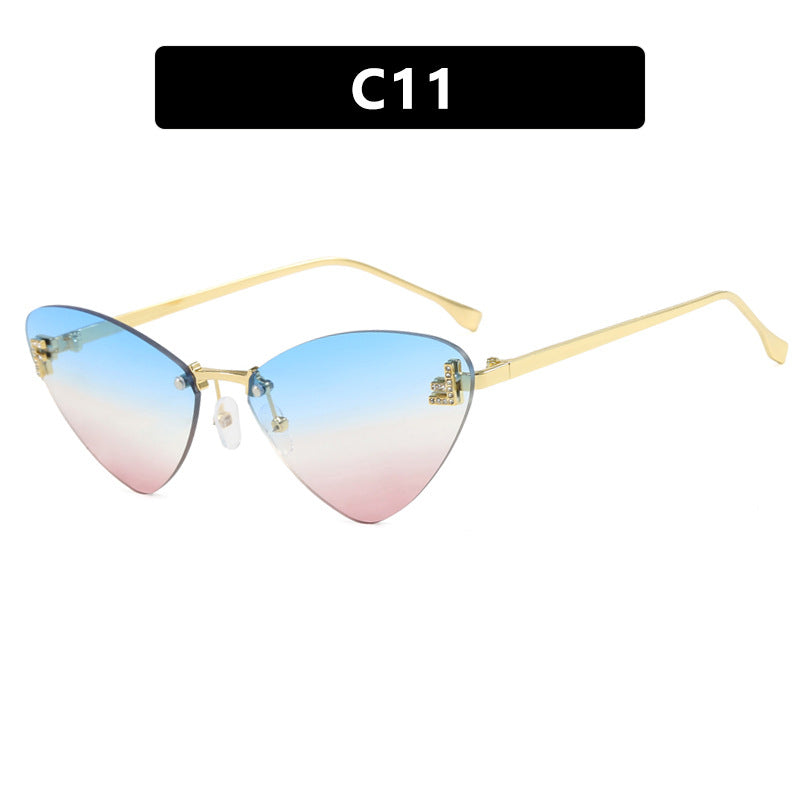 Women's extravagant Cat-Eye sunglasses with sparkling details Stornfield