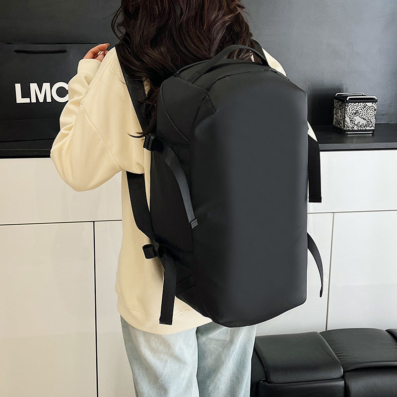 Sporty duffel bag with adjustable carrying system for active lifestyles Stornfield