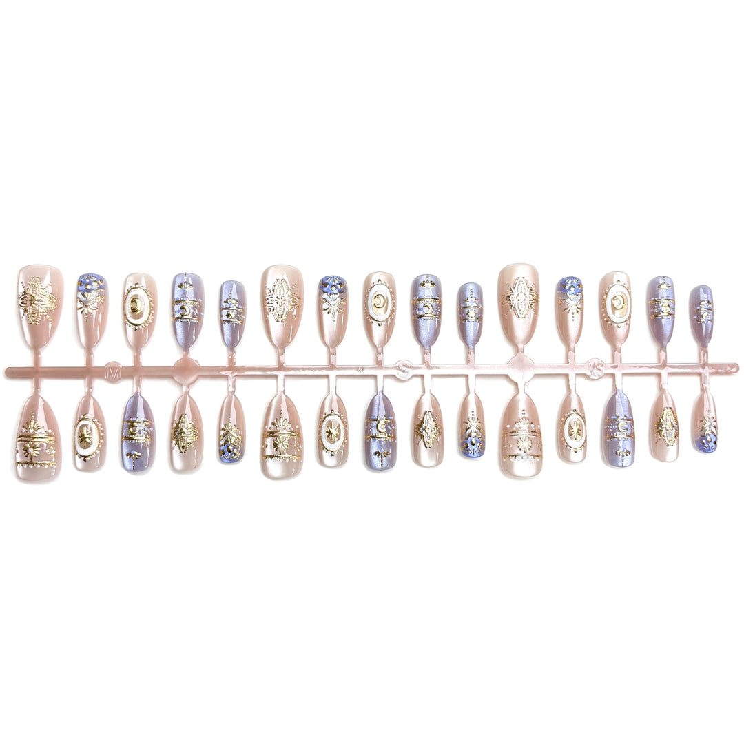 Decorative Press-On Nail Art Set with Intricate Patterns