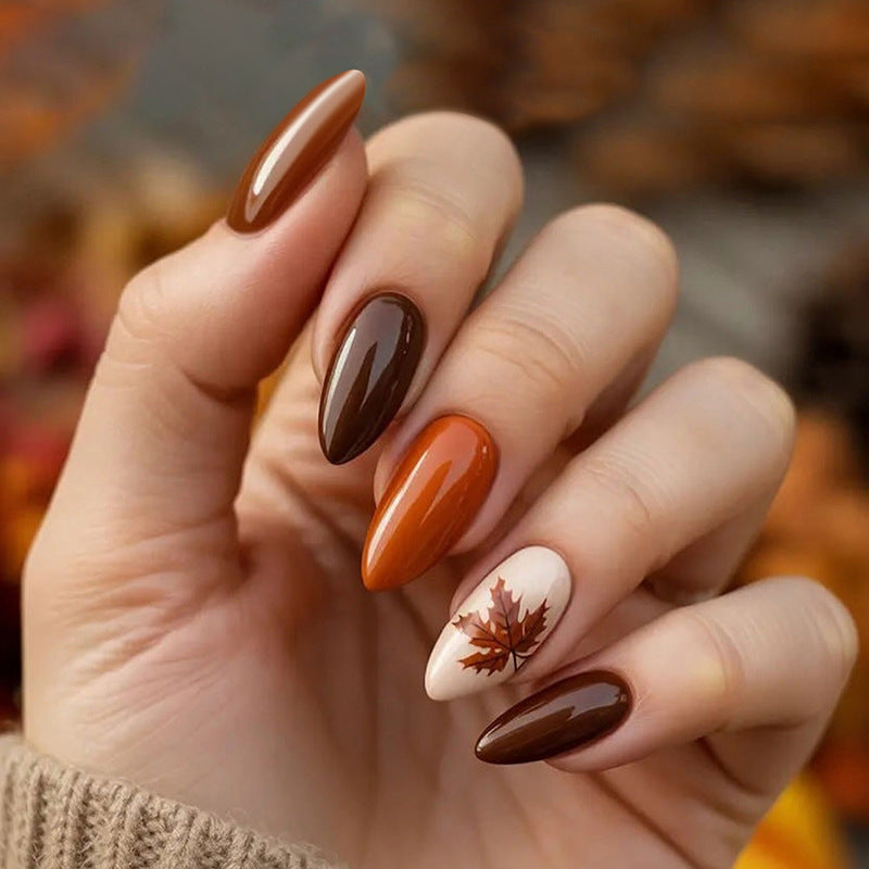 Artificial nail set with autumn leaf designs Stornfield