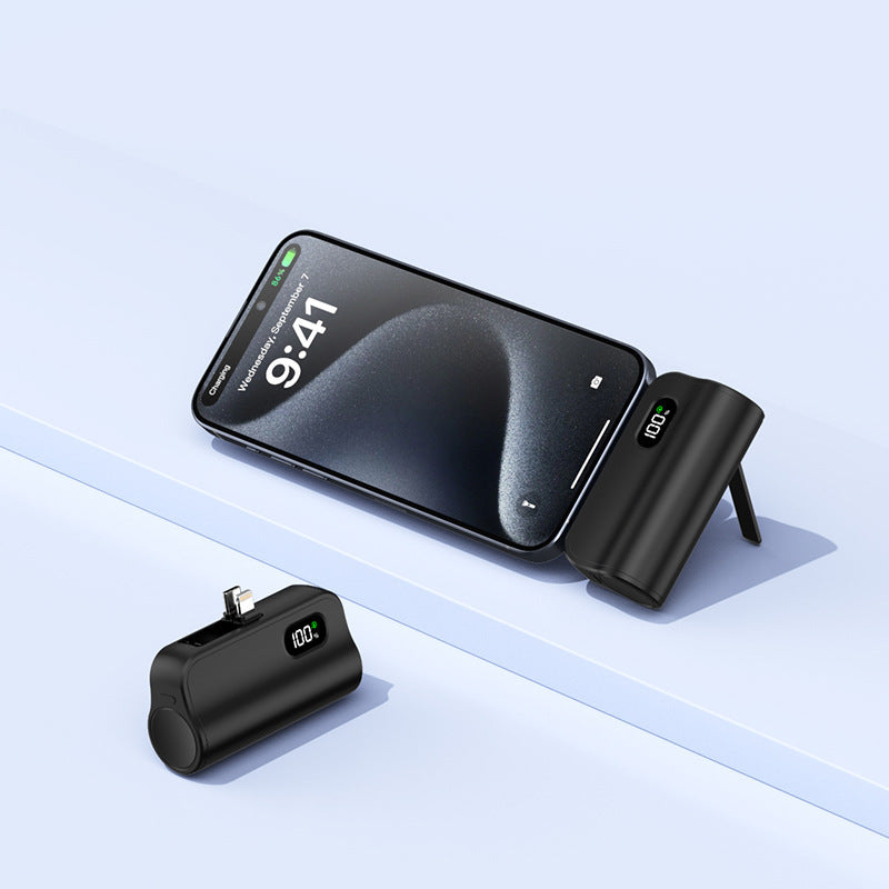 Foldable Powerbank with Digital Charging Display Stornfield