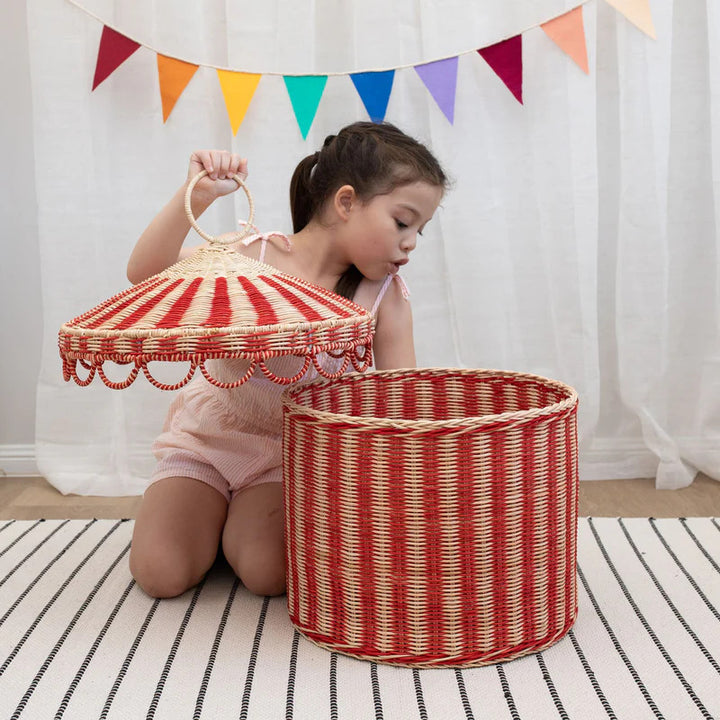 Playful cat basket in circus design Stornfield