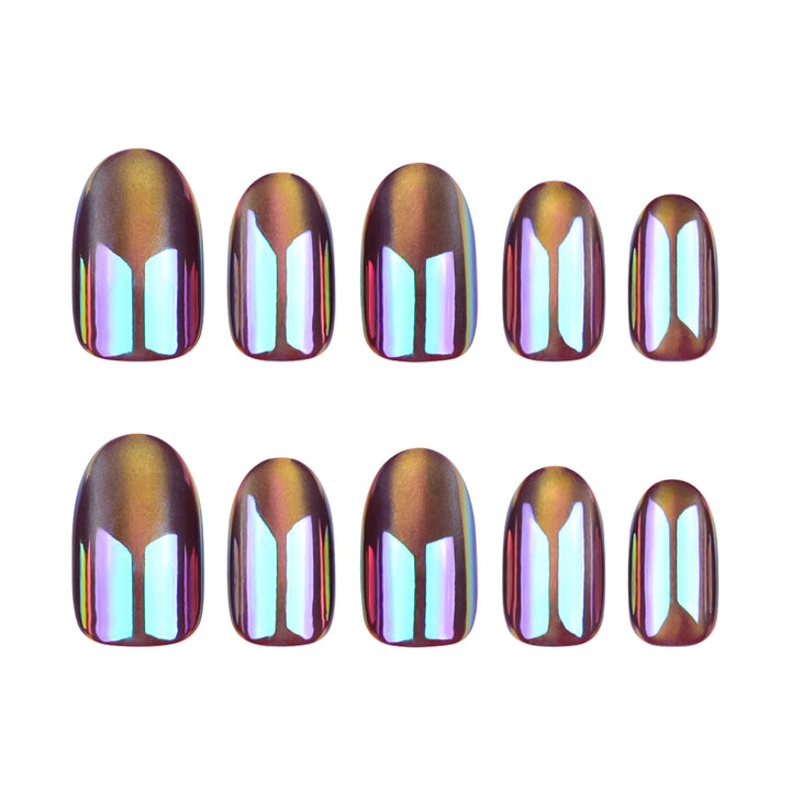 Shiny nail art with holographic effect Stornfield