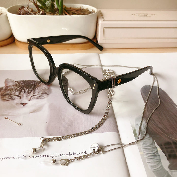 Versatile Chain Eyewear Holder Stornfield