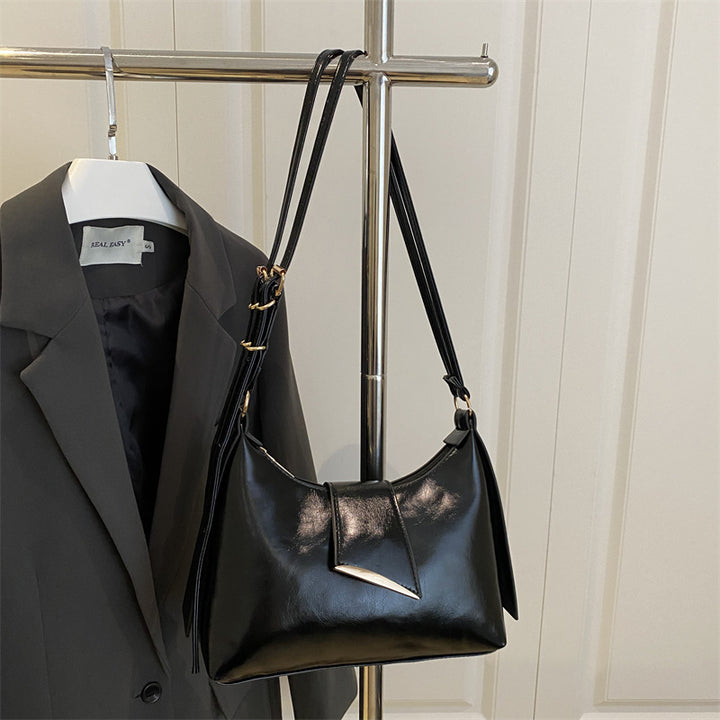 Luxurious Patent Leather Shoulder Bag Stornfield