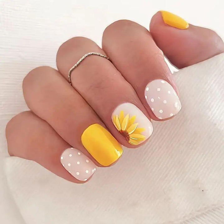 Floral Themed Acrylic Nail Art Stornfield