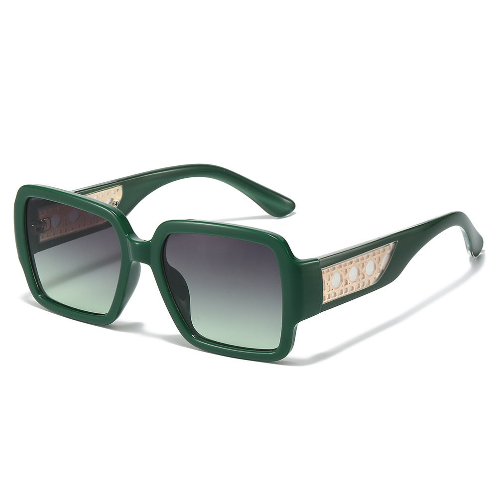 Wide-Brim Retro-Inspired Sunglasses Stornfield