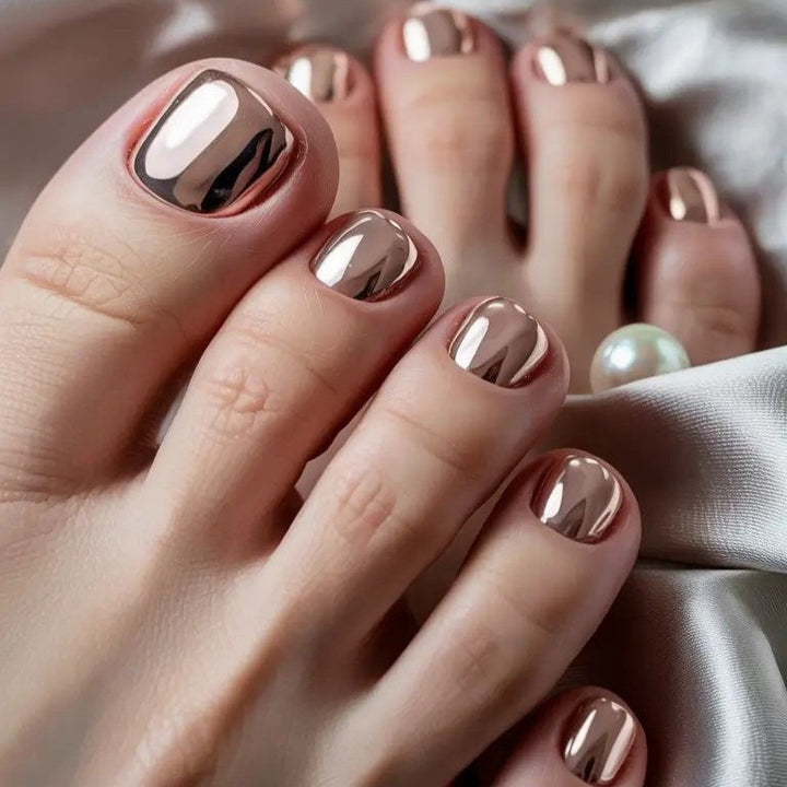 Elegant toenail art Stornfield