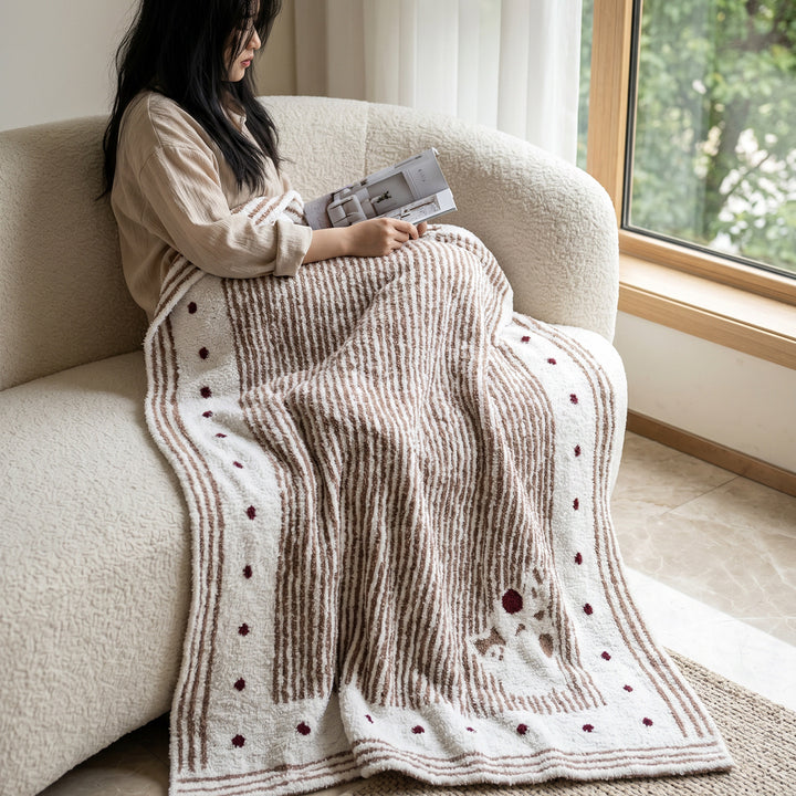 Cozy Fleece Cat-Themed Throw Blanket