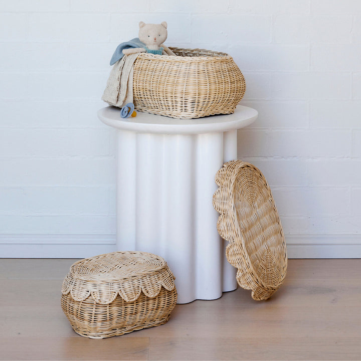 Wall basket in elegant shell design Stornfield