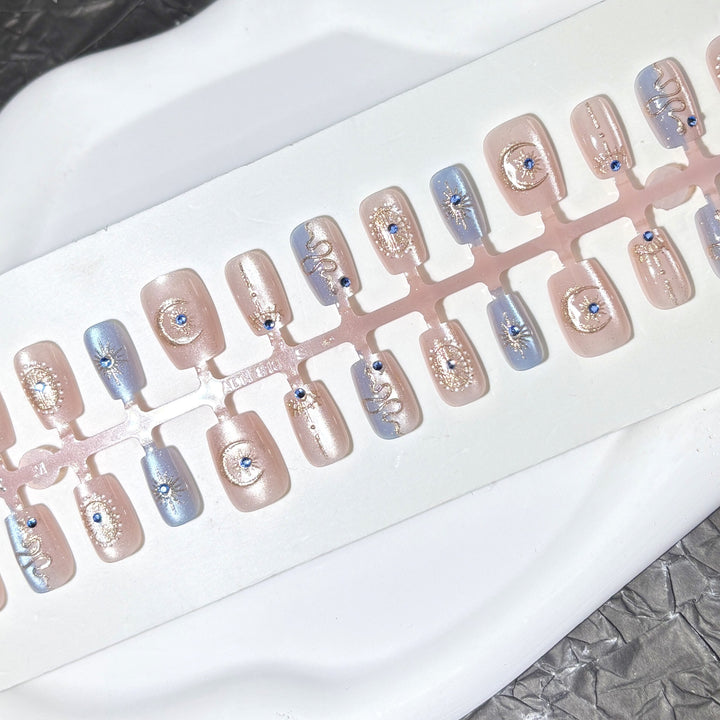 Glamorous Metallic Press-On Nail Set