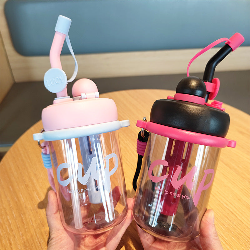 Women's drinking cup with safety lid and straw Stornfield