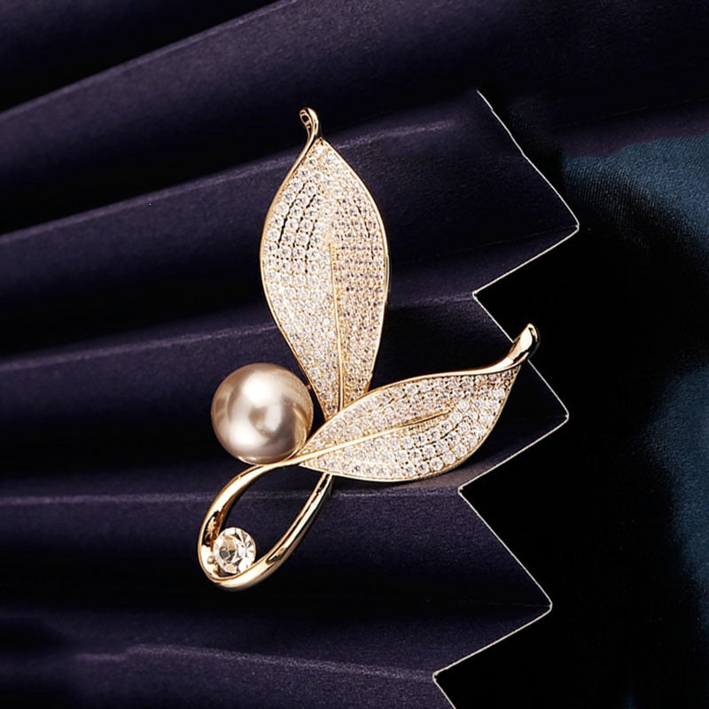 Elegant and Glamorous Brooch with Pearls and Crystals Stornfield