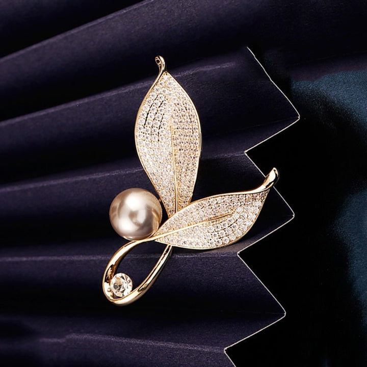 Elegant and Glamorous Brooch with Pearls and Crystals Stornfield